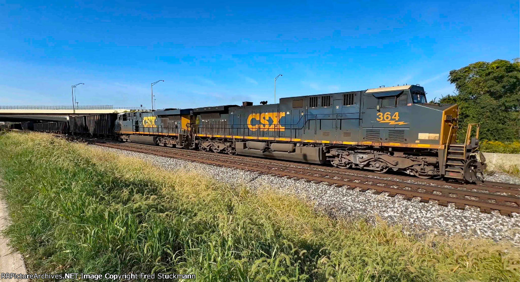 CSX 364 leads B158.